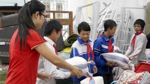 Rice distributed to disadvantaged students