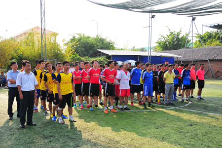 Six participating teams at 2016 tournament.