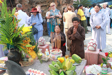 Pilgrims praying. 