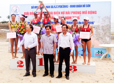 Khanh Hoa female volleyball team wins Hai Phong Female Beach Volleyball Open Tournament