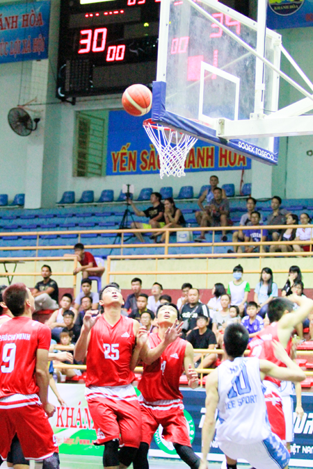 Ho Chi Minh City plays against Hanoi in the final.