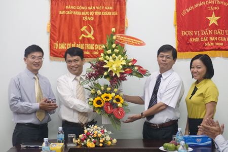 Provincial leader visits Khanh Hoa Newspaper