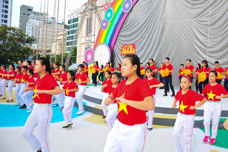 …and volunteers of Nha Trang City.