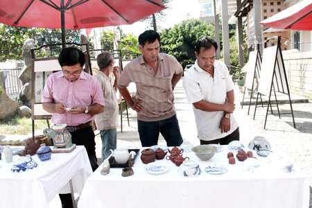 Antique fair held at Khanh Hoa Provincial Museum on Lunar New Year 2015.