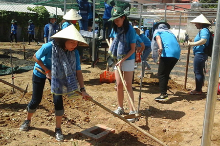 Vegetable garden handed over to Loc Tho Pagoda