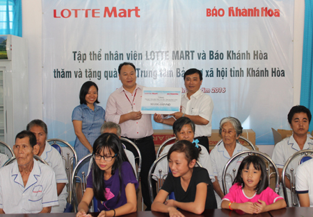 Visit to Khanh Hoa Social Service Center