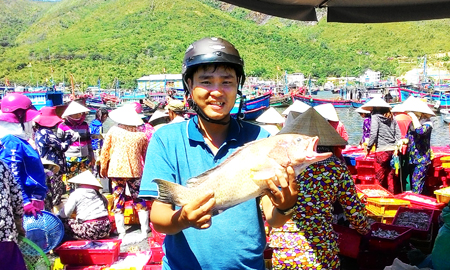 Big seafood sold at cheaper price than in large fishing ports.