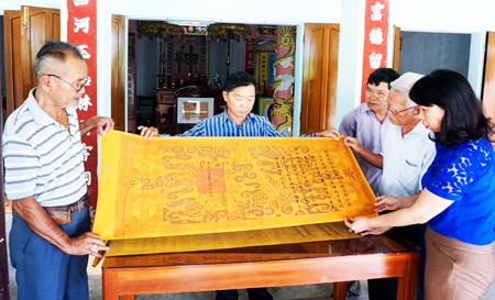 Rare and precious documents of Phu Xuong Communal House.