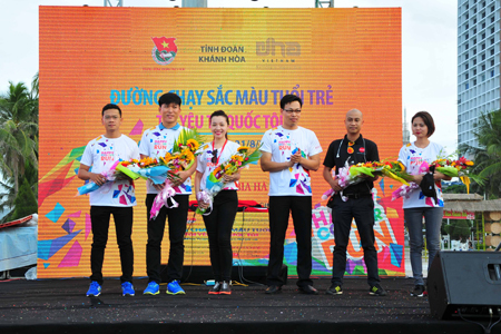 Organization board offering flowers to sponsors.