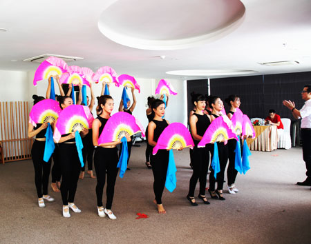 Theatre’s actresses practicing lotus dance.