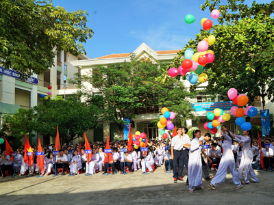 Nearly 266,000 students enter new school year