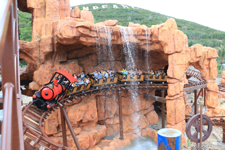 Vinpearl Land Nha Trang launches Vip Card for whole year entrance