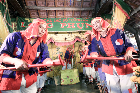 Ba Trao singing performed in Whale Worshipping Ceremony