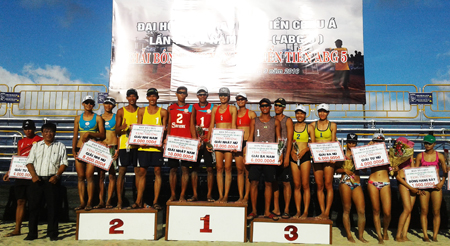 Athletes of Sanna Khanh Hoa have good achievements in second tour of national beach volleyball championship.