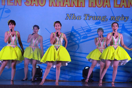 Musical performance marks Vietnamese Women's Day