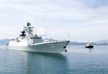 Three Chinese naval vessels call at Cam Ranh International Port