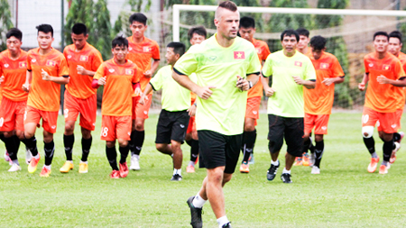 Silent contributions of German people to Vietnam's football