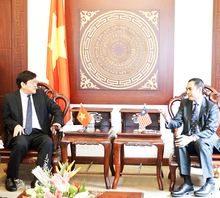 Ambassador of Malaysia to Vietnam visits Khanh Hoa