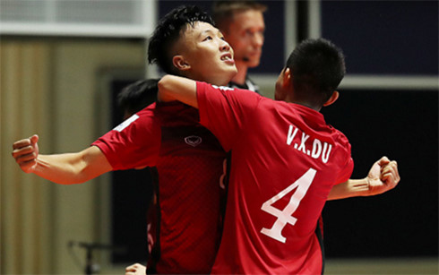 Vietnam futsal squad plays well at FIFA Futsal World Cup 2016. (Photo: Getty)