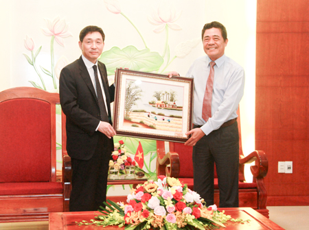 South Korean Ambassador Lee Hyuk visits Khanh Hoa