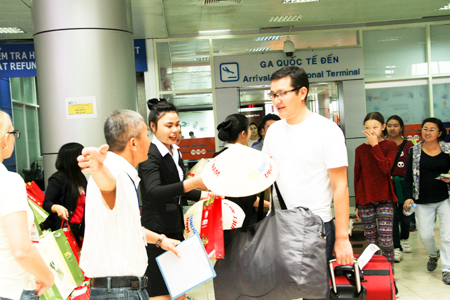 First flight from Kazakhstan to Khanh Hoa