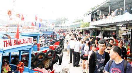 Visitors to Nha Trang rise slightly on New Year holiday