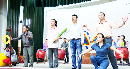 Artists of Khanh Hoa Provincial Traditional Arts Theatre practicing performances for Lunar New Year.