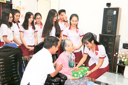 New Year gifts for Heroic Vietnamese Mothers