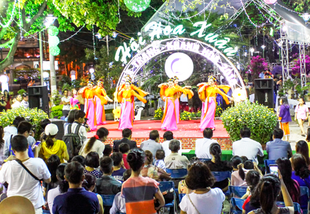 2017 Spring Flower Festival includes numerous traditional features