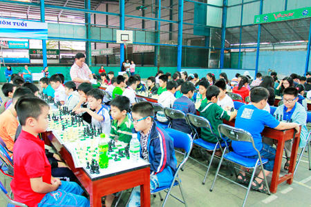 Nha Trang's sports movement starts with chess and Chinese chess tournament for age groups