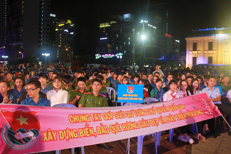 Youth Union members take part in videoconference. 