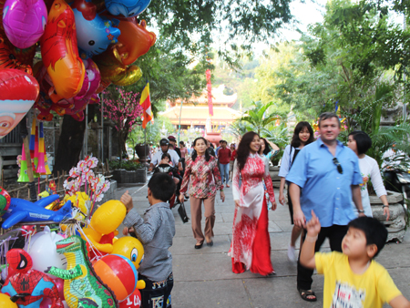 A lot of people go to Long Son Pagoda on the first day of Lunar New Year.