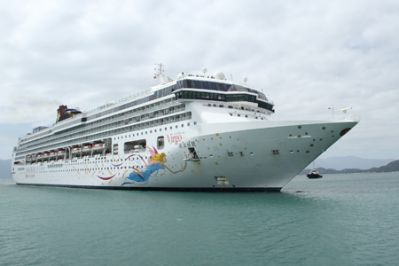 Superstar Virgo comes to Khanh Hoa on first day of lunar new year