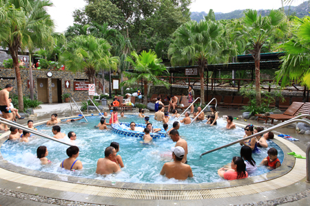 Mineral water bath at 100 Egg Theme Park