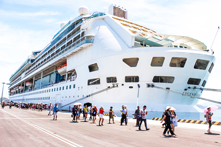 Luxury cruise ship calls at Cam Ranh International Port