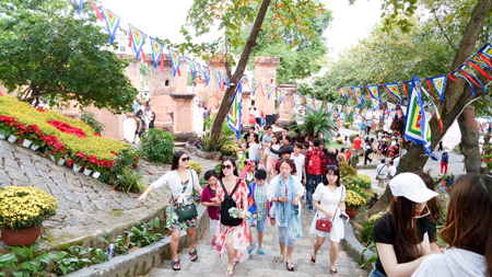 Over 163,000 visit Ponagar Temple