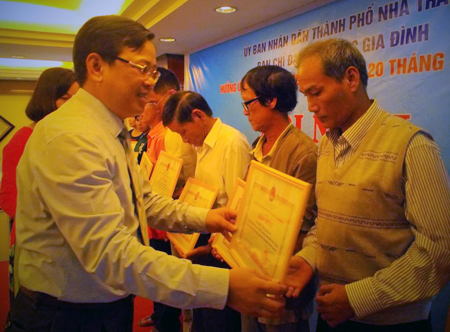 43 outstanding happy families commended