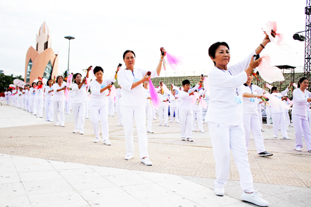 People doing morning exercise.