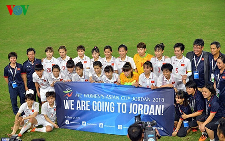 Vietnam women’s national football team qualifies for 2018 AFC Women's Asian Cup. (Photo: Truong Giang)