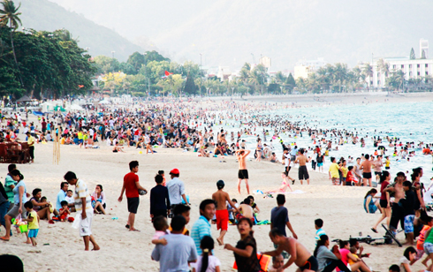Research on artificial beach development along Nha Trang Coast
