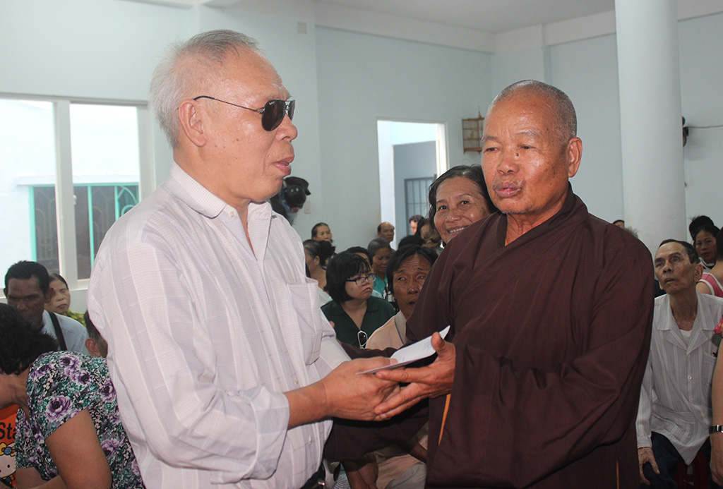 Khanh Hoa Buddhism Social Charity offers 172 gifts