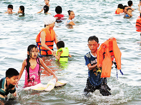Compulsory swimming lessons for pupils