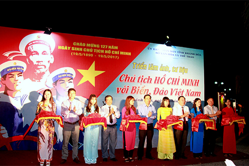 Nha Trang holds exhibition themed "President Ho Chi Minh and Vietnam's sea and islands"