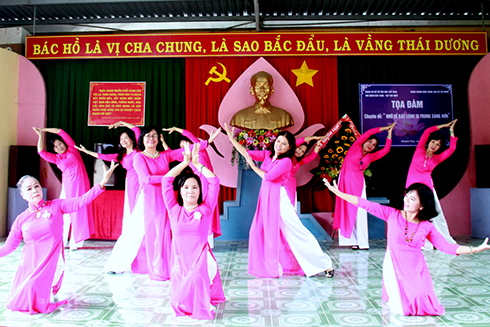 Art performance observing birthday anniversary of President Ho Chi Minh.