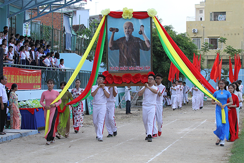 Festival begins with a parade. 