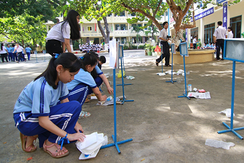 Learning to classify garbage