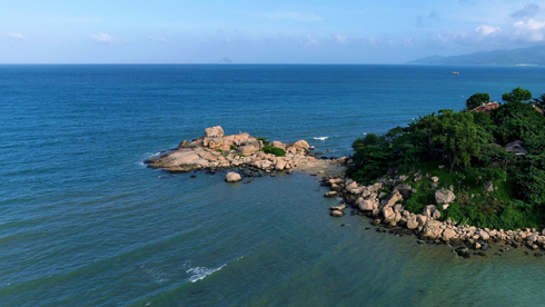 Hon Chong tourist site, a famous beauty spot in Nha Trang.