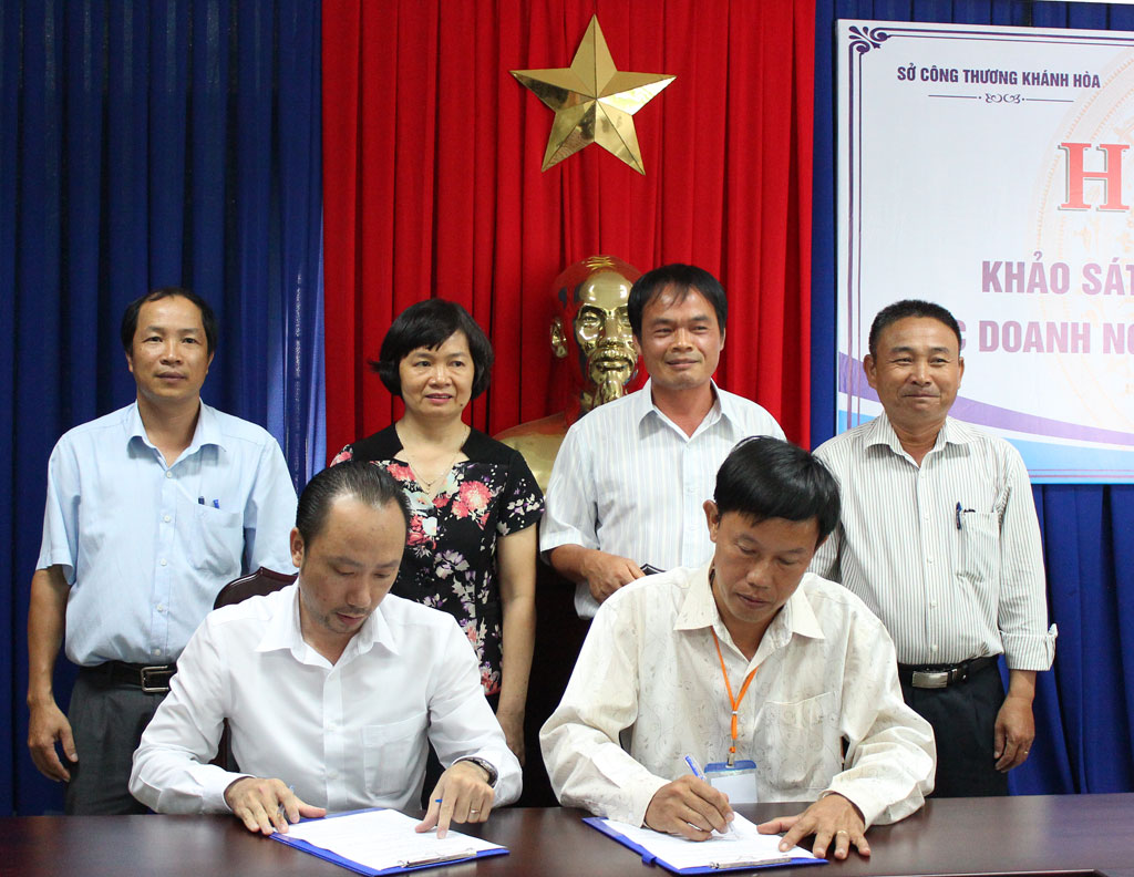 Businesses of Khanh Hoa and Dak Lak sign trade cooperation.