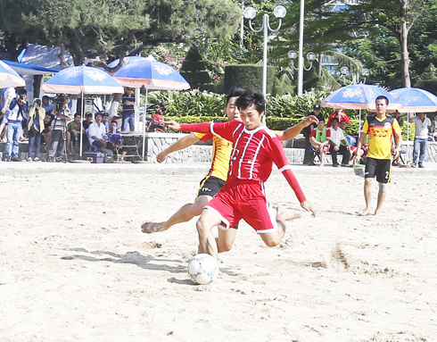 Prioritize looking for new players at Khanh Hoa's 2017 beach football tournament