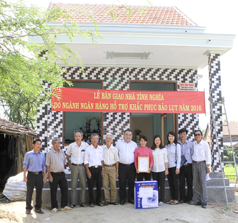 Building 6 homes for the poor in Ninh Hoa